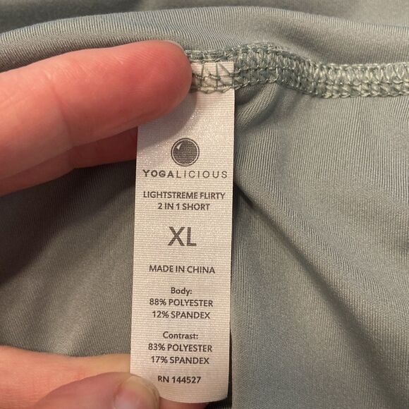 Yogalicious Sage Green Lightsreme Flirty 2 in 1 Short Size XL - Picture 6 of 7